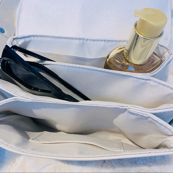 2/$15 Aldo Crossbody Bag in Cream Coloured Leather - Picture 5 of 5